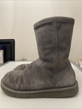 UGG WINTER CLASSIC SHORT II ZIPPER METAL TAG BOOTS WOMENS SIZE 7